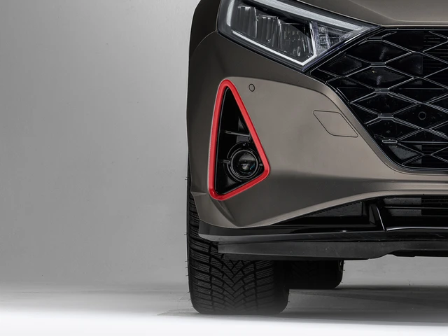 Scheinwerferumrandung Rot