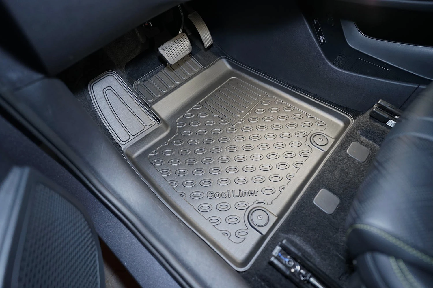 Fußraumschalen Premium, 4-teilig, Schwarz (9)