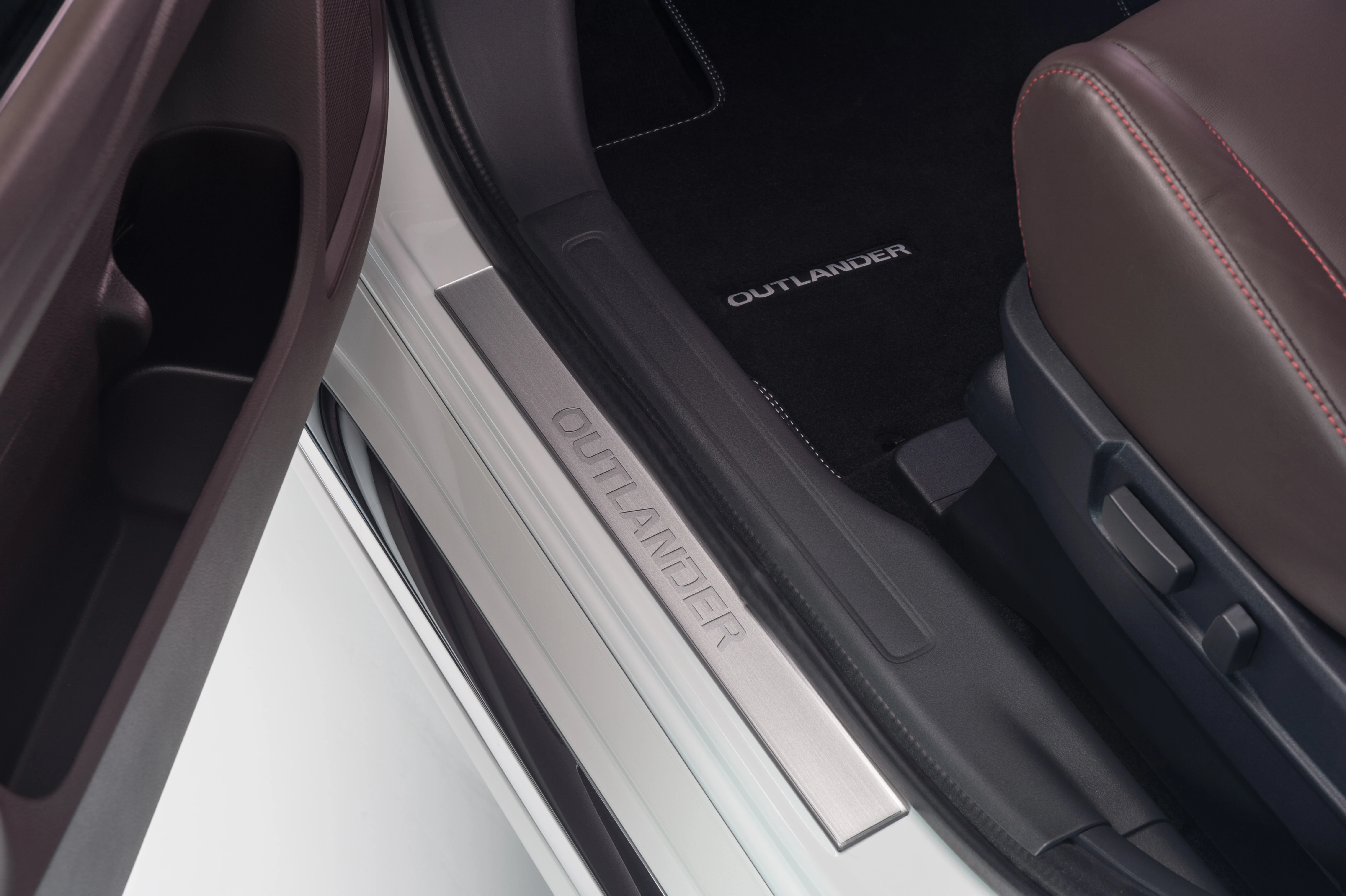 Einstiegsleisten vorne & hinten (17)