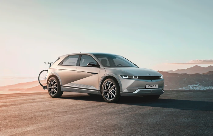 E823055001 GI271ADE00BL~IM~Emotional Image Title~1