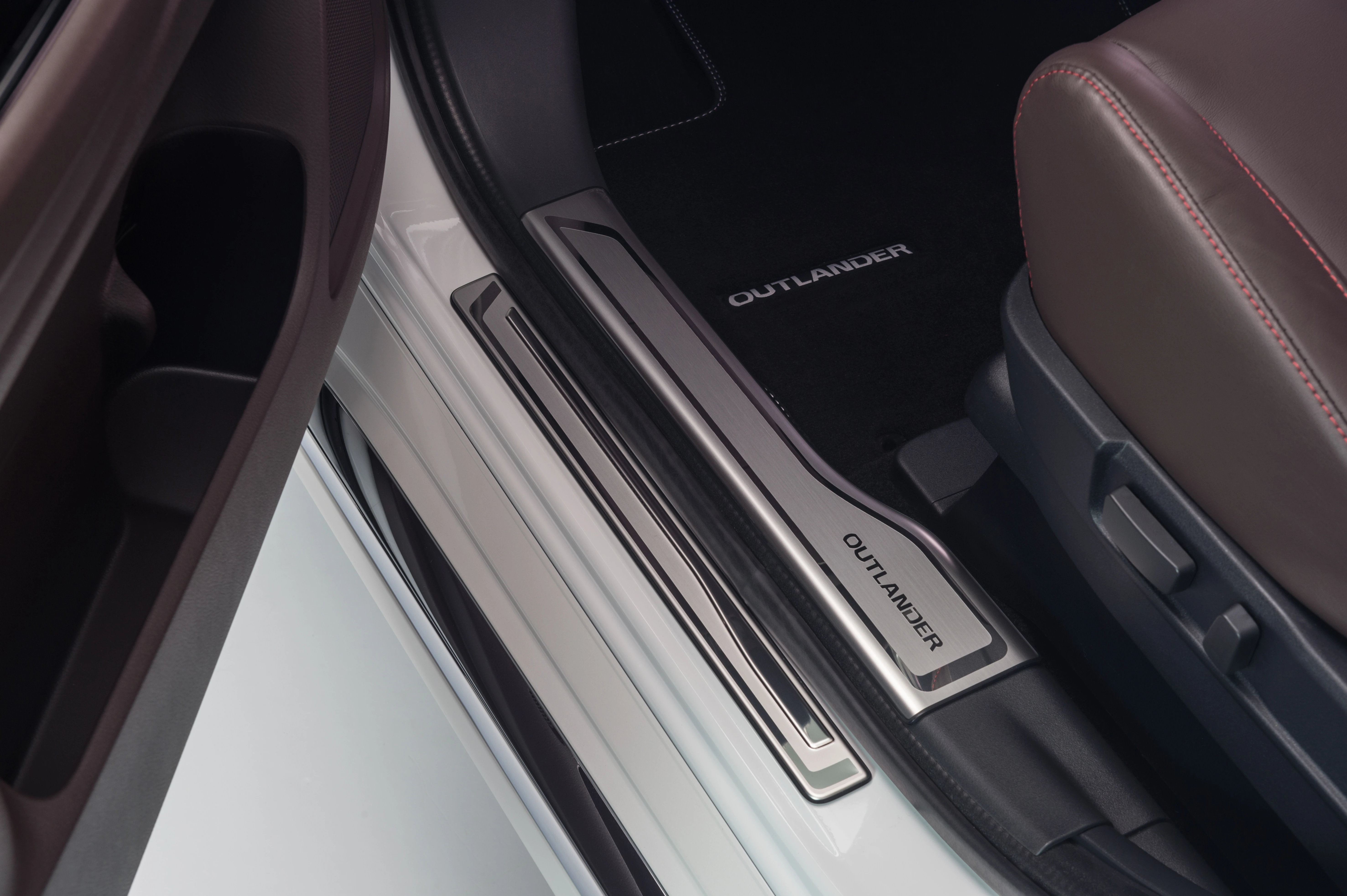 Einstiegsleisten vorne & hinten (22)